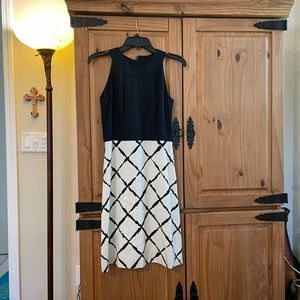 Beautiful 1990’s Ann Taylor 100% Silk bottom of Dress/acetate top part  Sz 0.